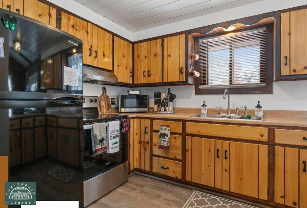 Cozy Cabin With Hottub At Cloverdale Cabins Хинкли Экстерьер фото