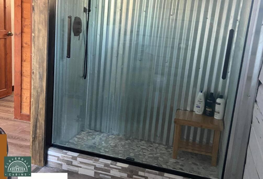 Cozy Cabin With Hottub At Cloverdale Cabins Хинкли Экстерьер фото