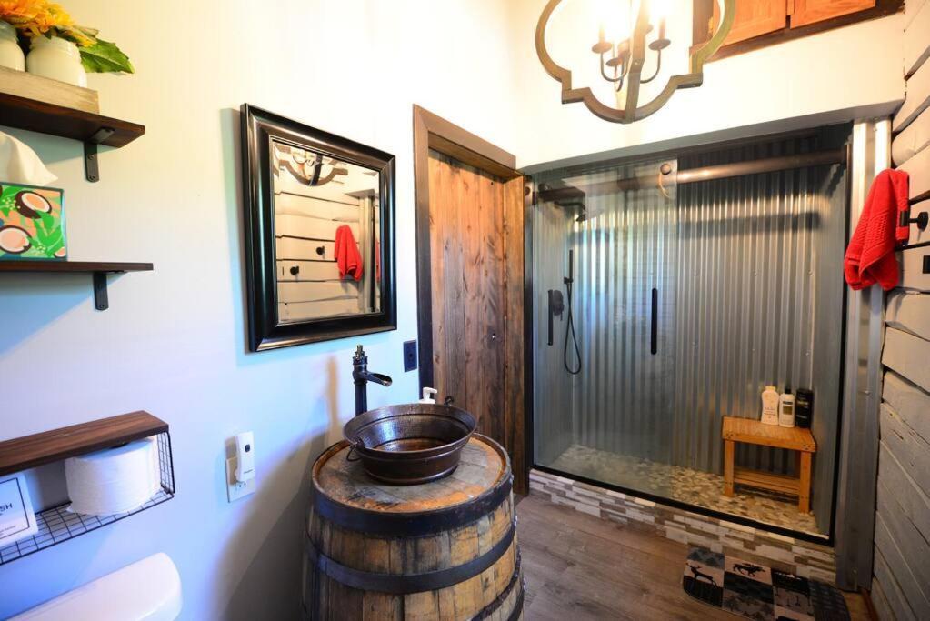 Cozy Cabin With Hottub At Cloverdale Cabins Хинкли Экстерьер фото