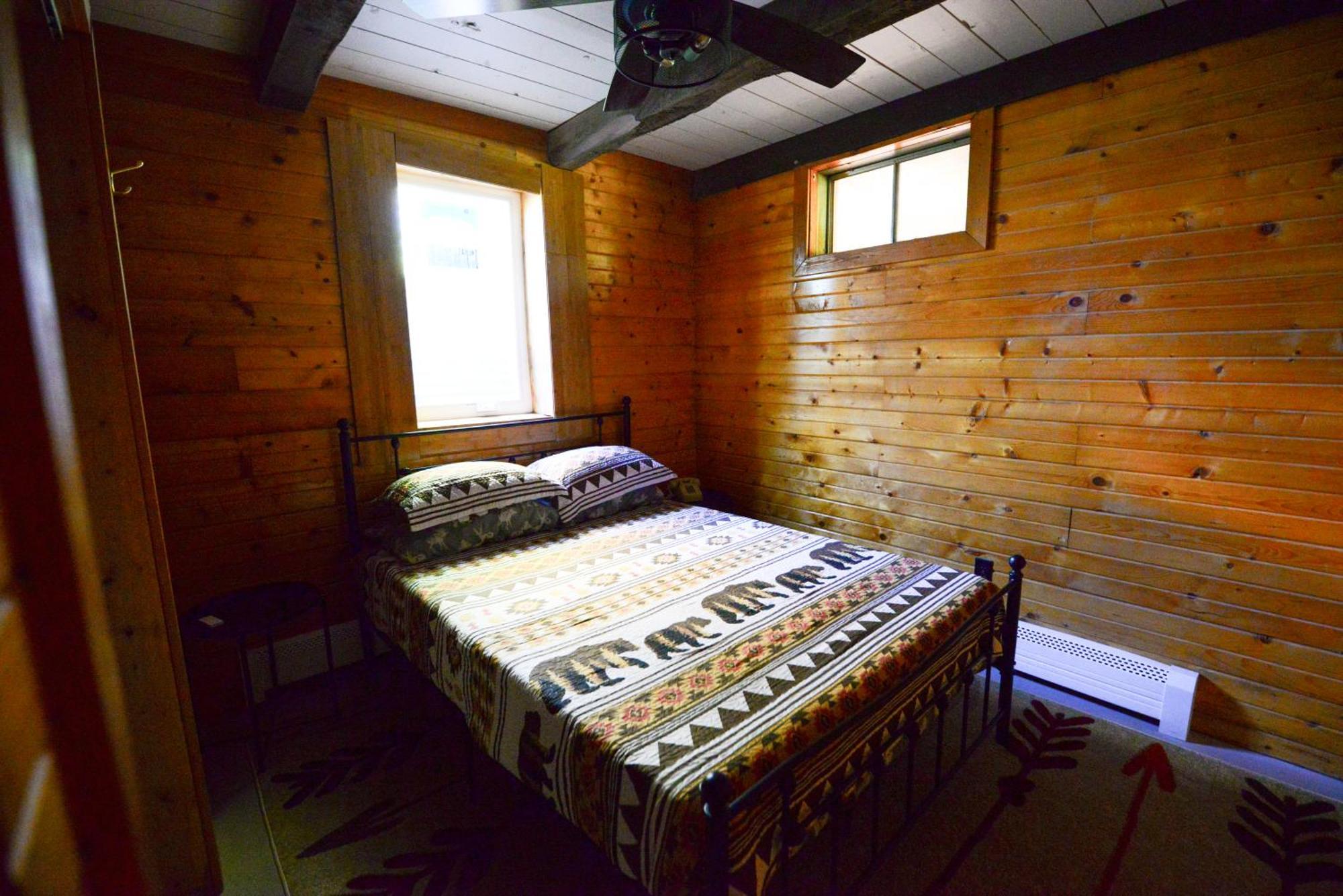 Cozy Cabin With Hottub At Cloverdale Cabins Хинкли Экстерьер фото