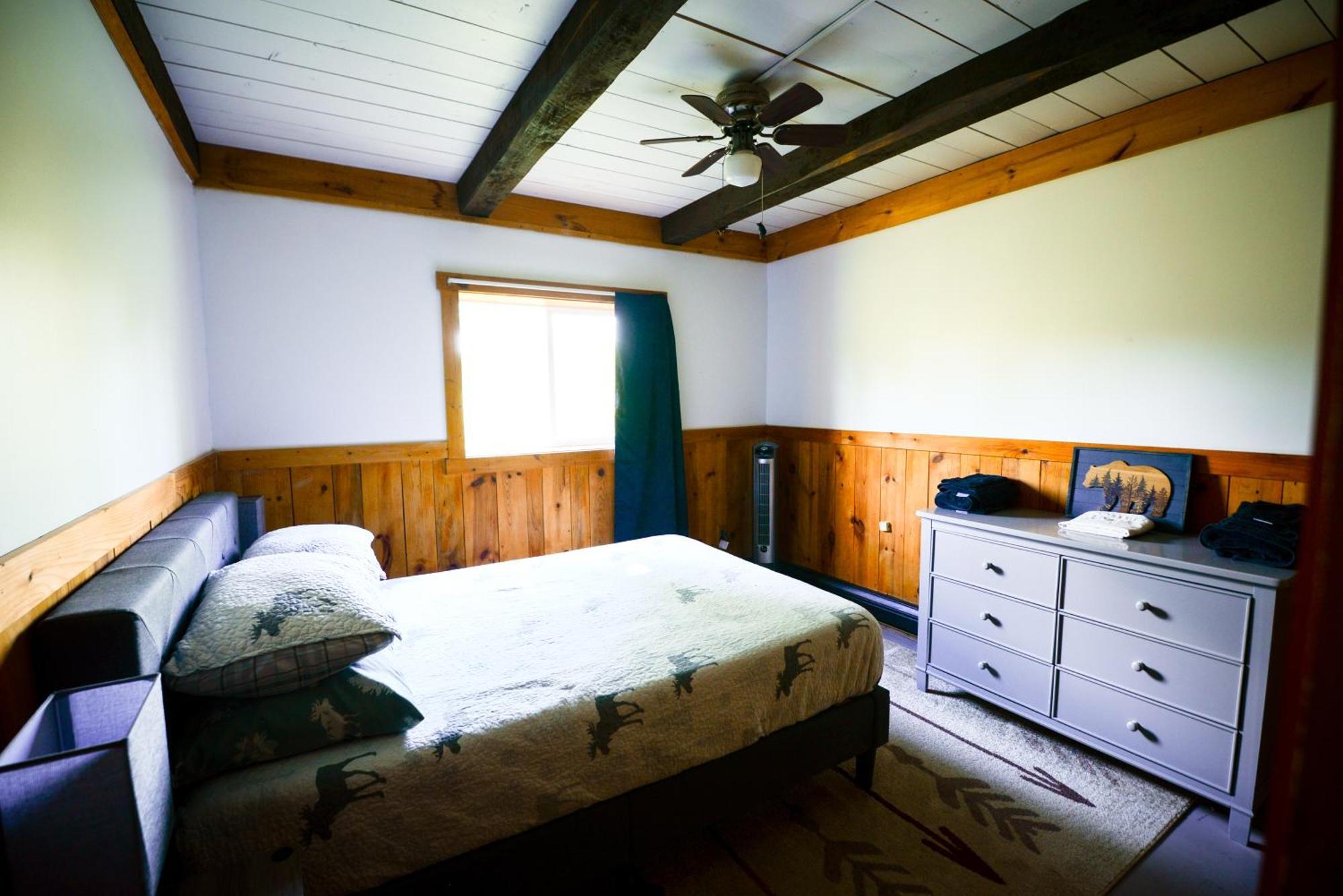 Cozy Cabin With Hottub At Cloverdale Cabins Хинкли Экстерьер фото