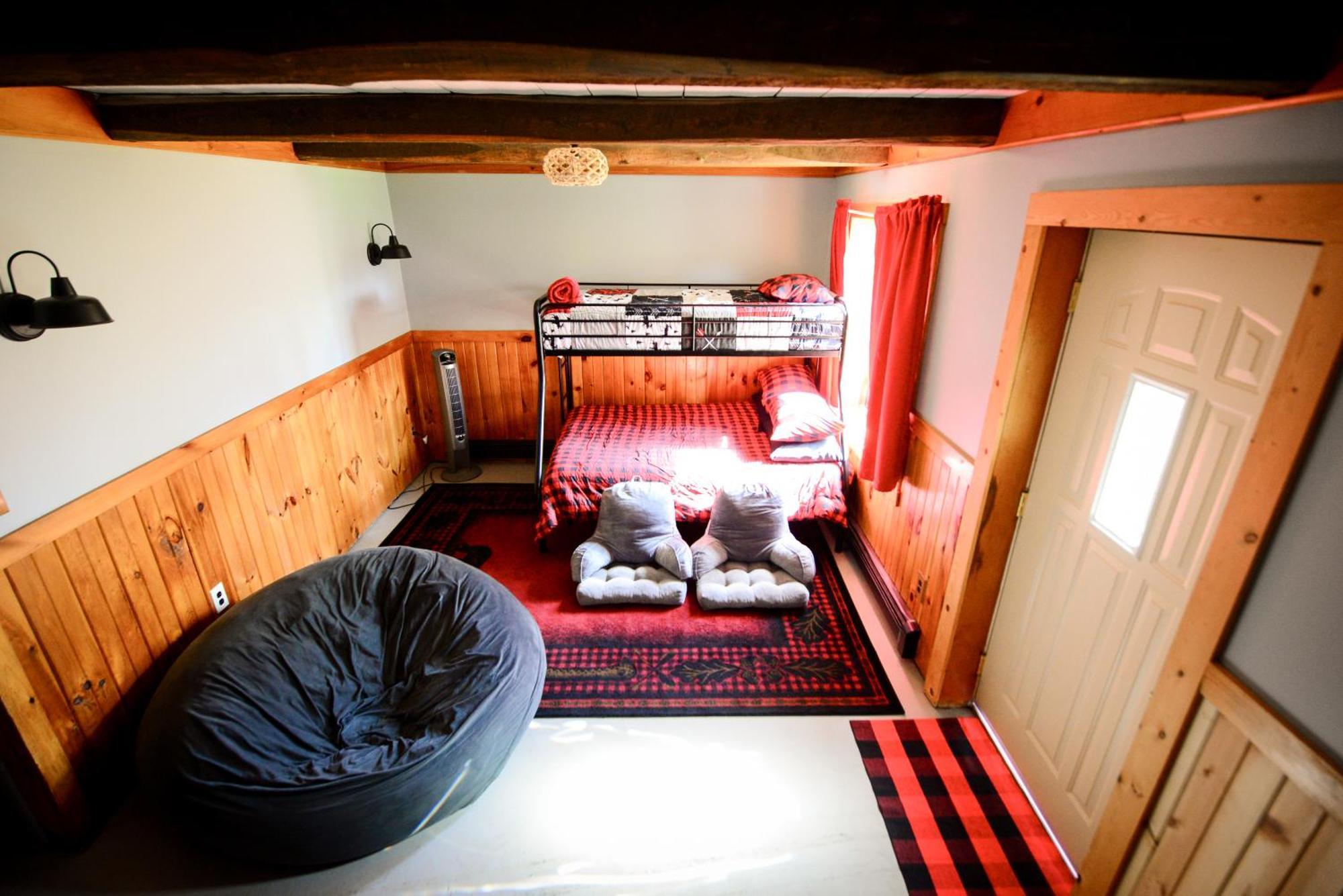 Cozy Cabin With Hottub At Cloverdale Cabins Хинкли Экстерьер фото